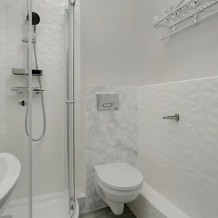 In The Centre Of With Balcony By Renters Appartement Poznań