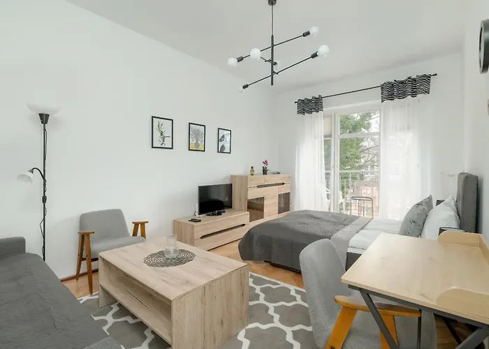 In The Centre Of With Balcony By Renters