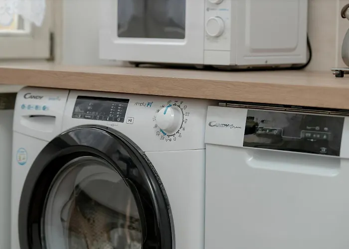 In The Centre Of With Balcony By Renters Apartment *